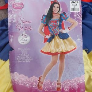 6 piece Disney snow White costume